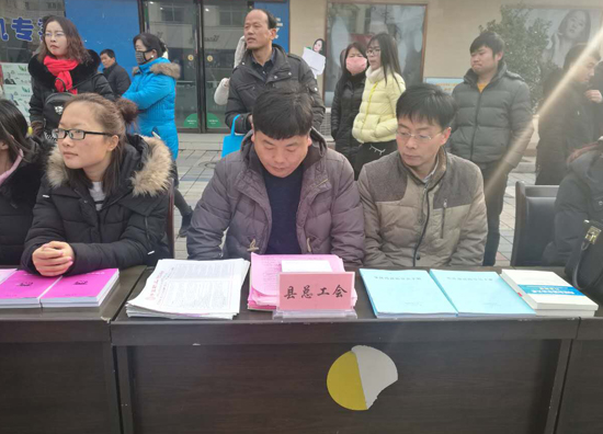 圖三 招聘會現(xiàn)場.jpg